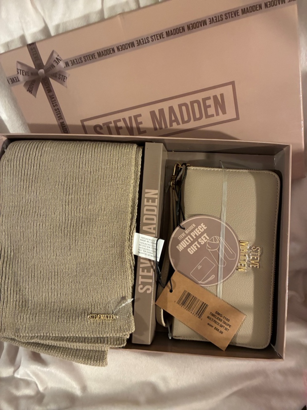 Steve Madden Neutral Knit Scarf and Large Zip Wallet Set - Beige. NIB